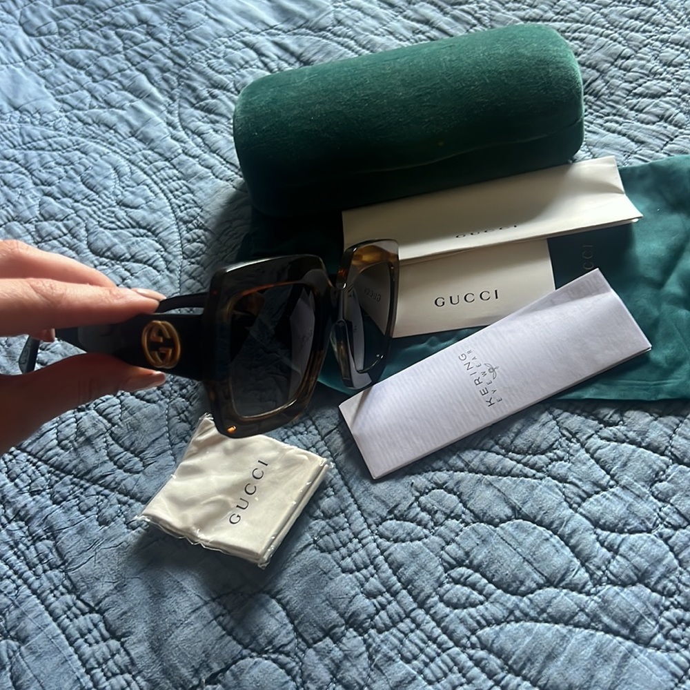 Authentic Gucci sunglasses - Picture 4 of 6